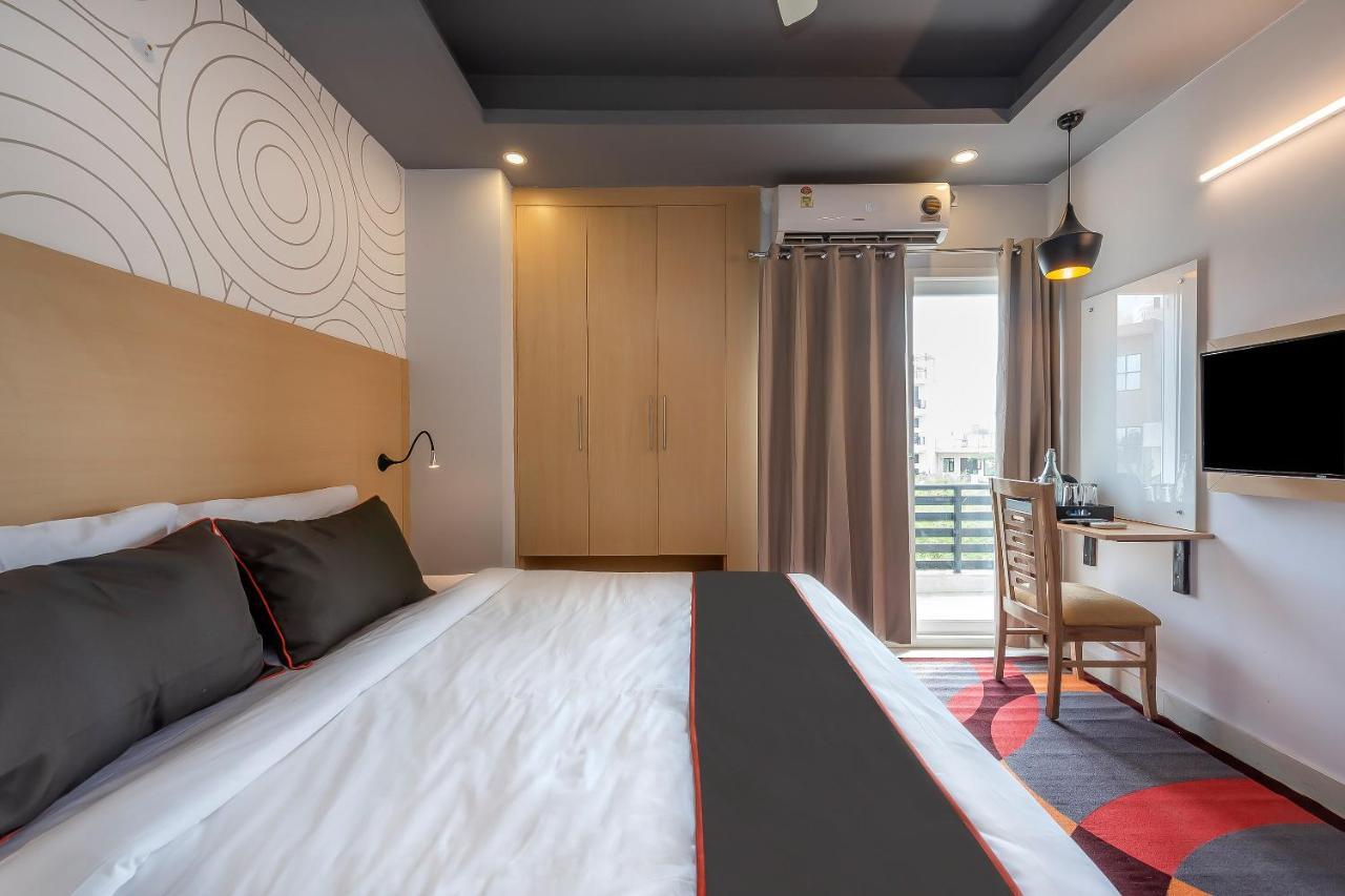 Collection O 162 Vardhman International Hotel Gurgaon Esterno foto